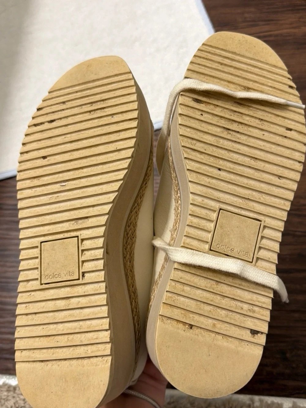 Dolce Vita size 7.5 Platform Espadrille Sneaker in Cream - Women's Lace-Up Shoe - Picture 3 of 3